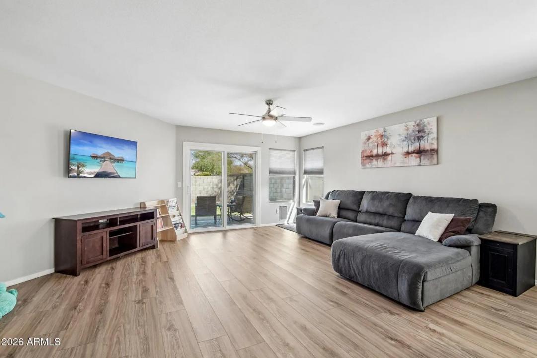 Real Estate Picture 5
