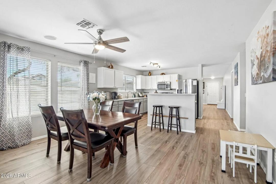 Real Estate Picture 8