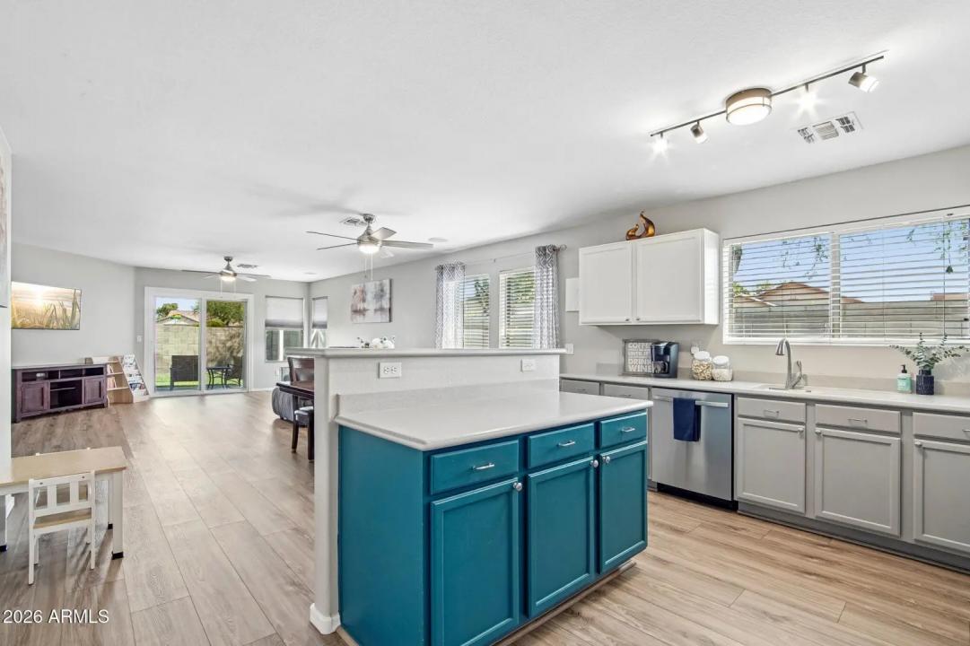 Real Estate Picture 10