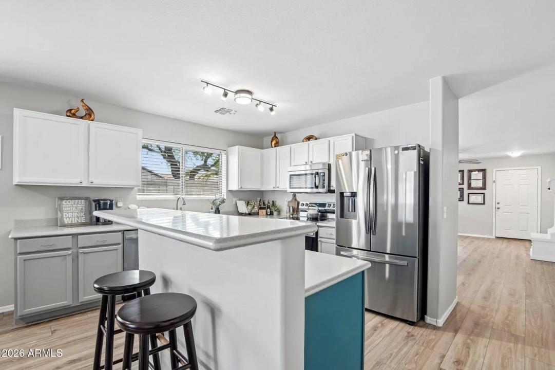 Real Estate Picture 9