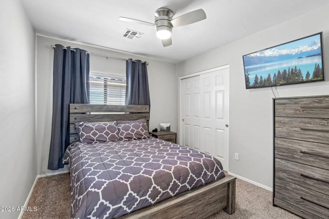 Real Estate Picture 23