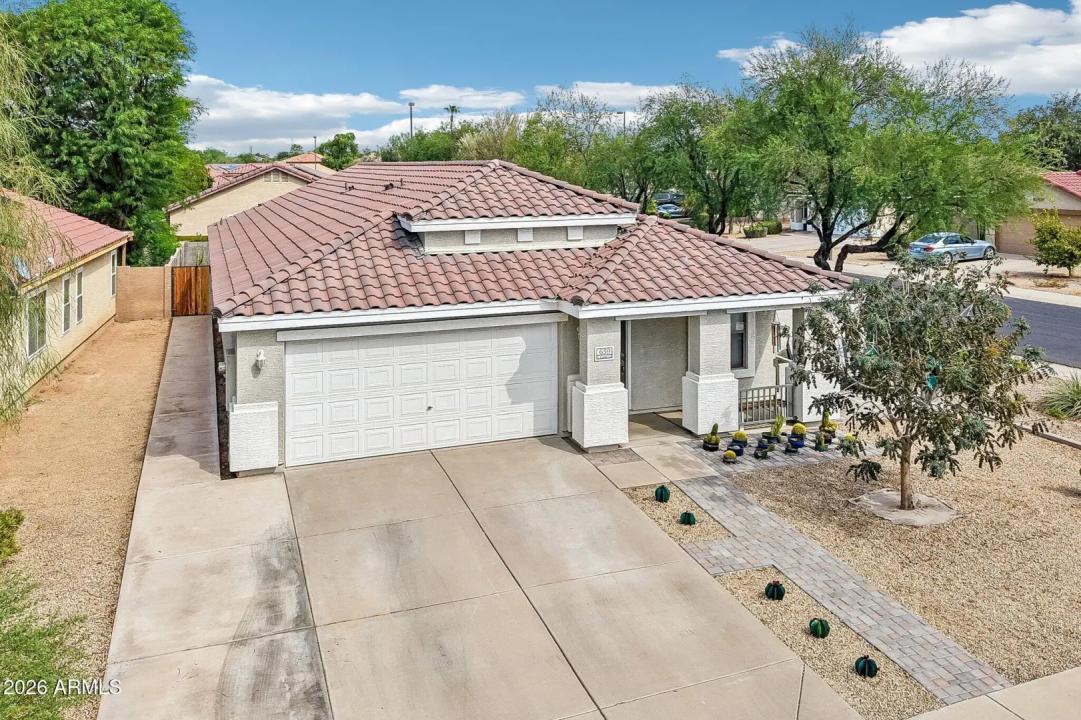 Real Estate Picture 30