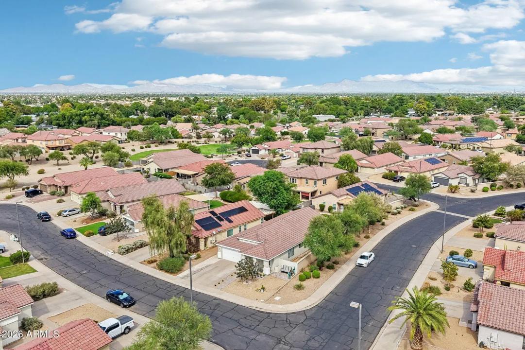 Real Estate Picture 33
