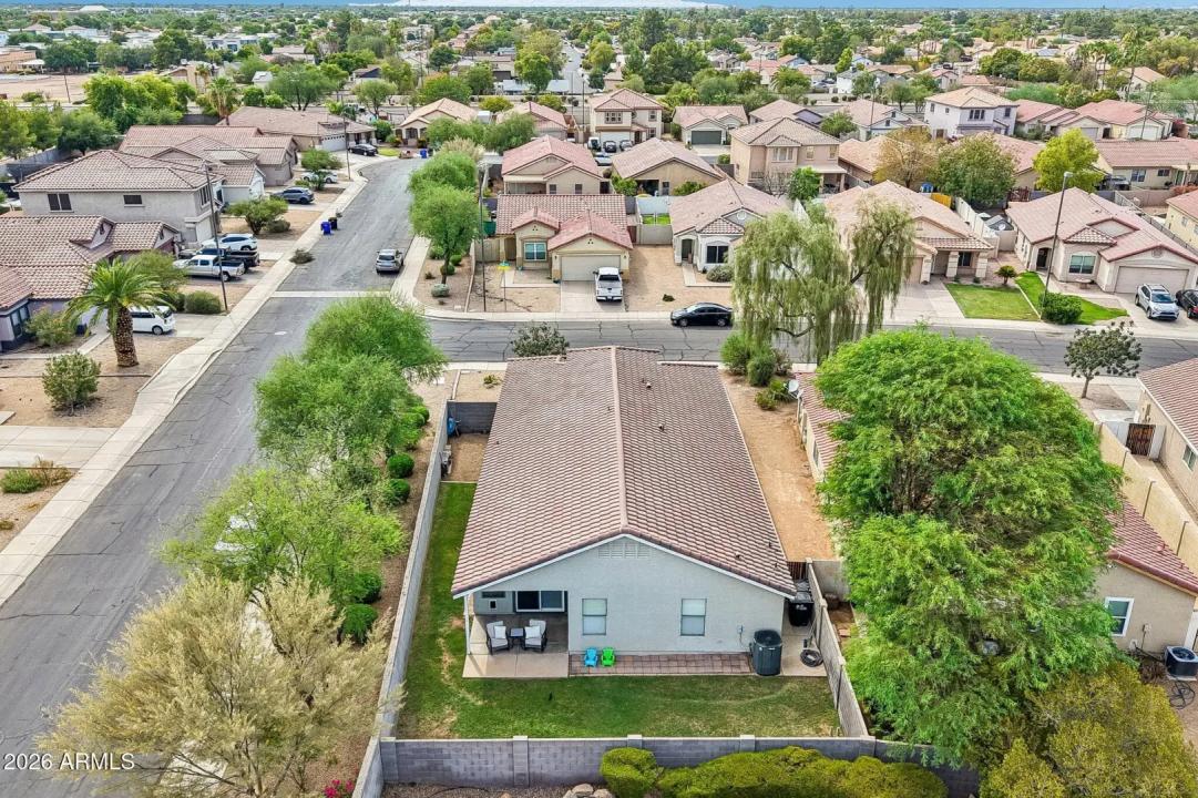 Real Estate Picture 32
