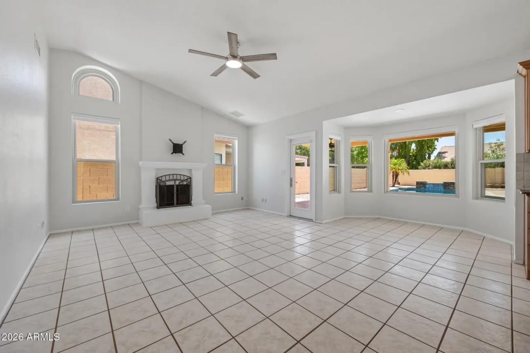 Real Estate Picture 17