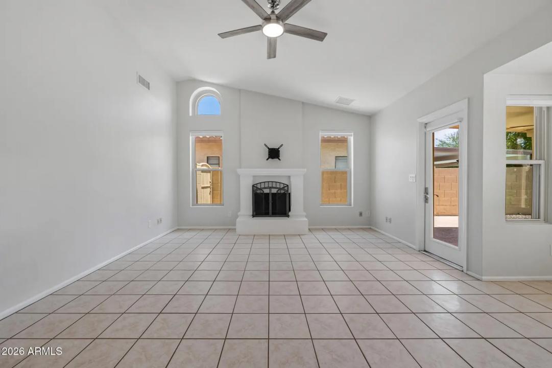 Real Estate Picture 15