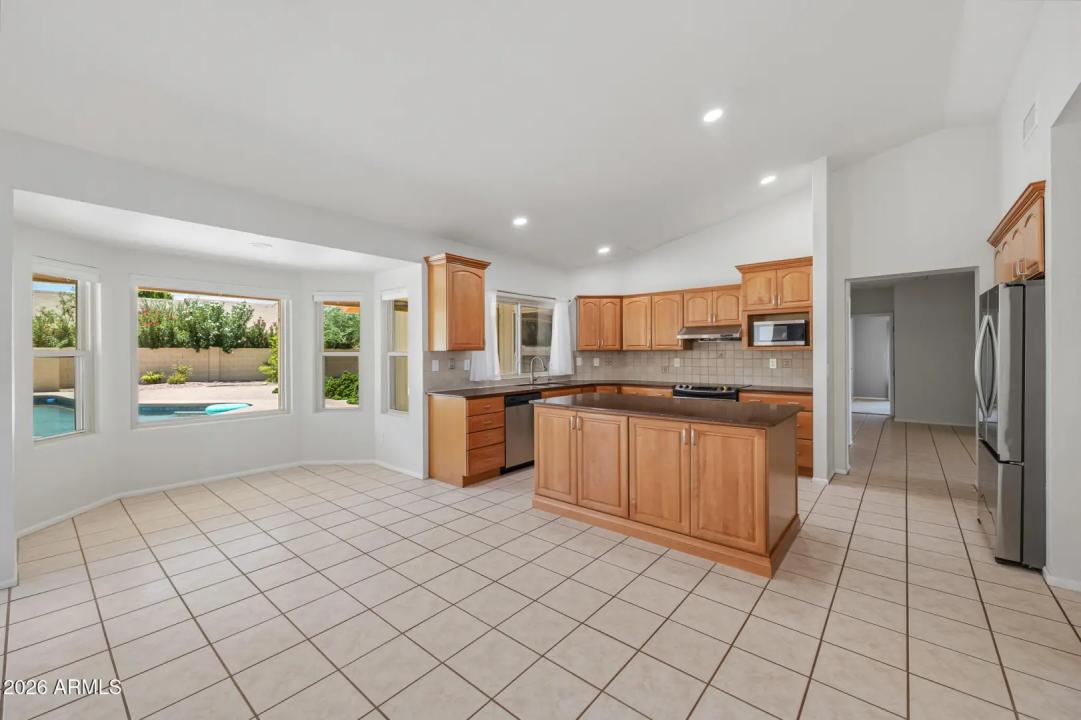 Real Estate Picture 18