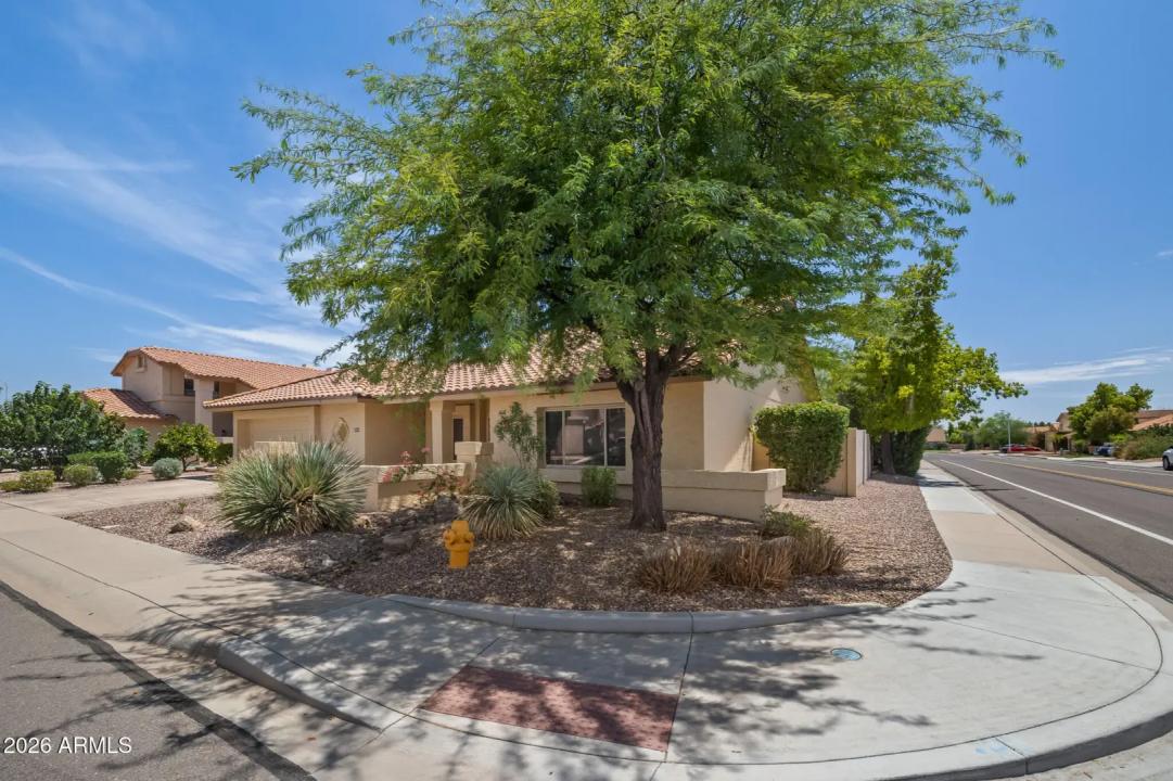 Real Estate Picture 4
