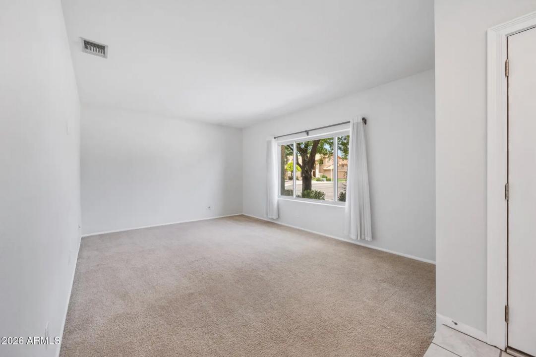 Real Estate Picture 8