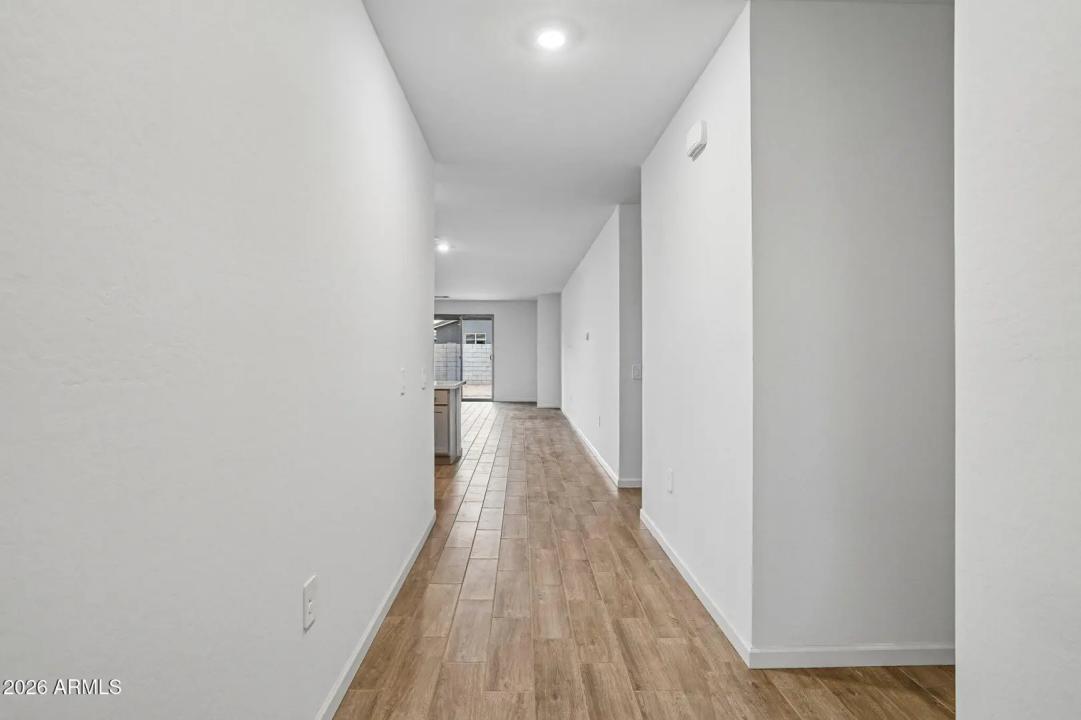 Real Estate Picture 3