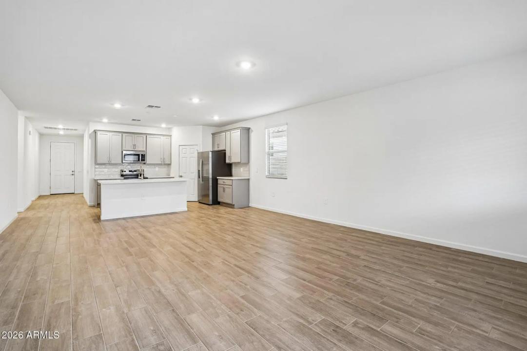 Real Estate Picture 6