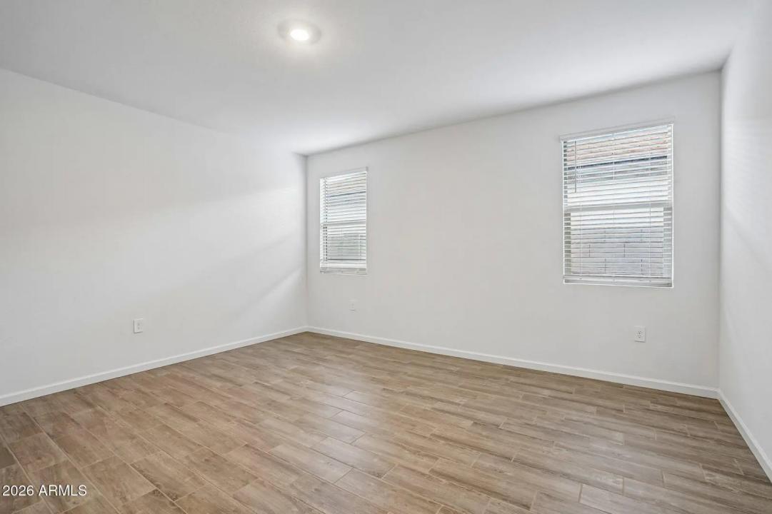 Real Estate Picture 21
