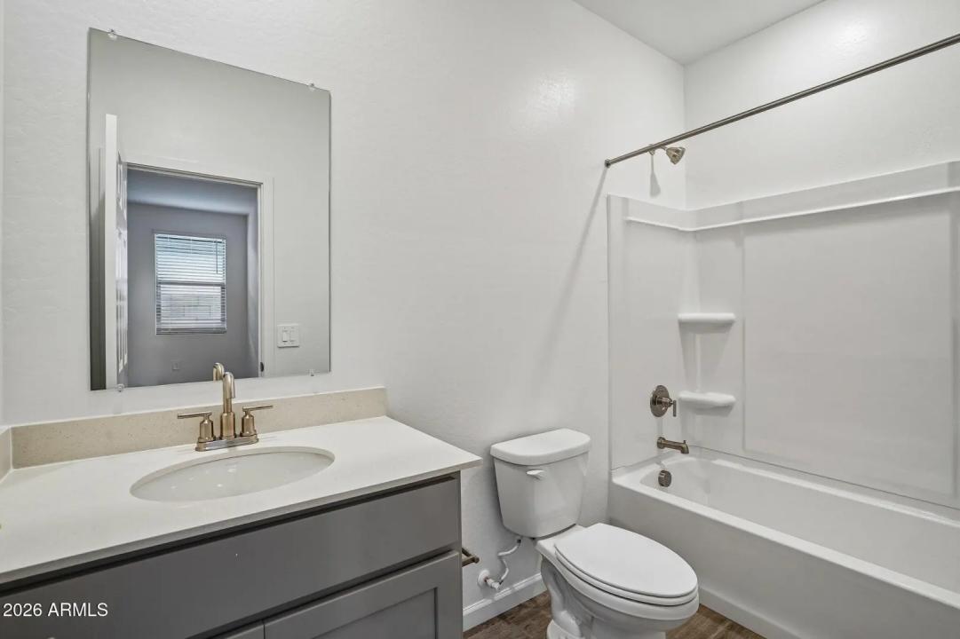 Real Estate Picture 30