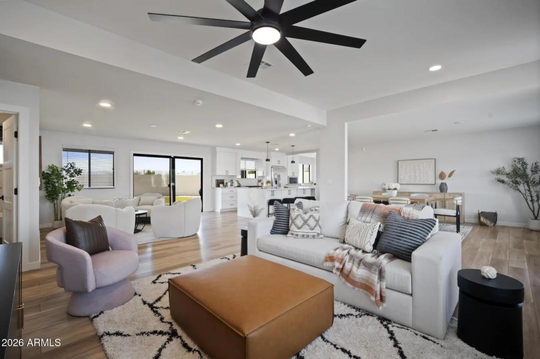 Real Estate Picture 9