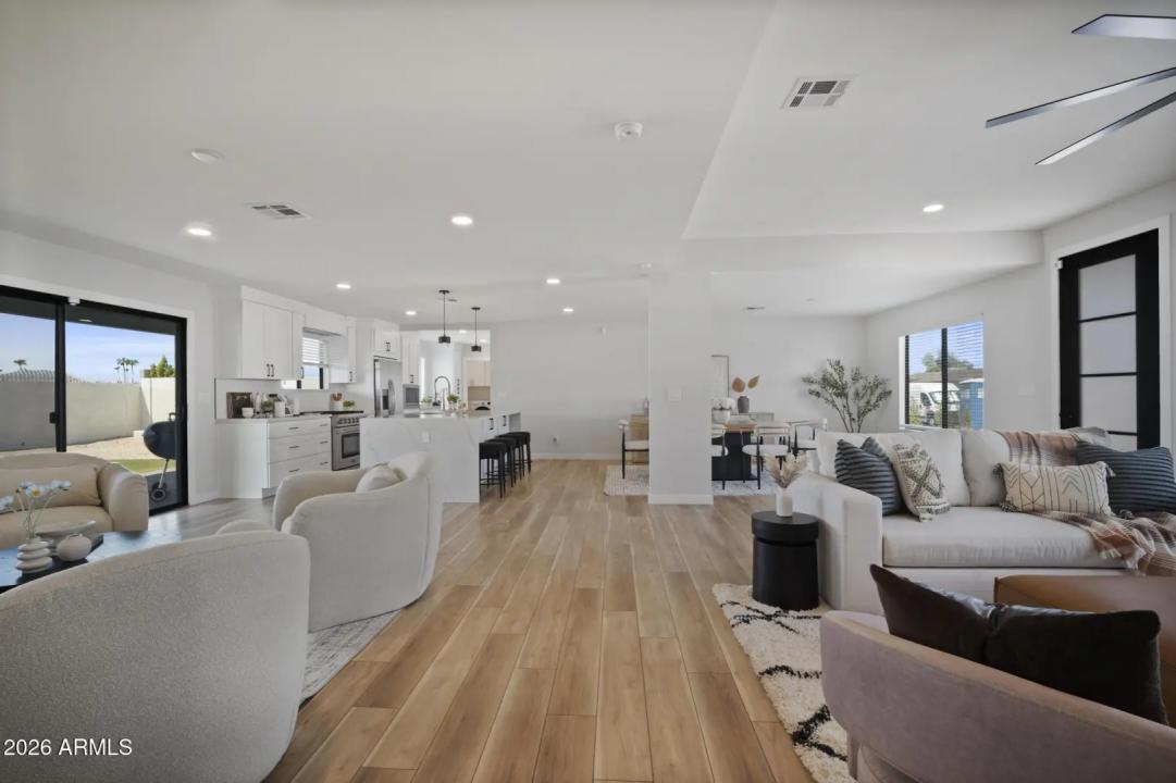 Real Estate Picture 10