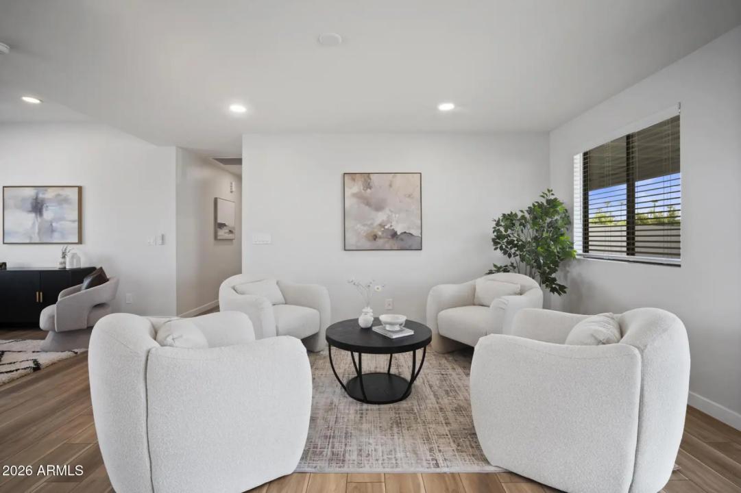 Real Estate Picture 11