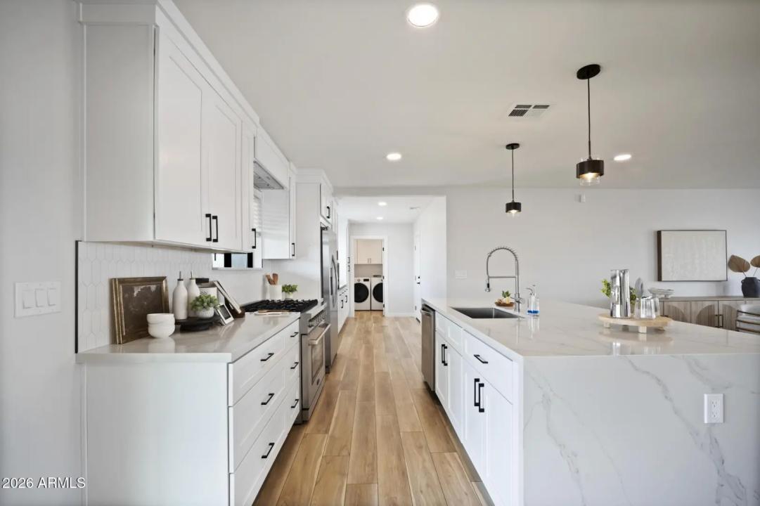 Real Estate Picture 13