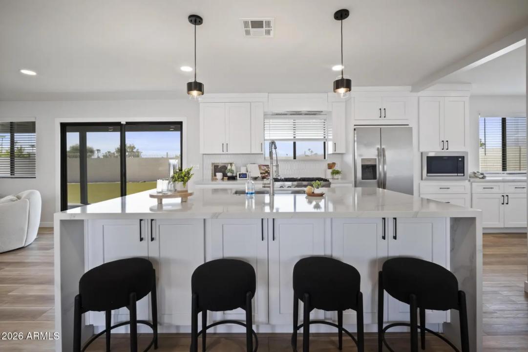 Real Estate Picture 17