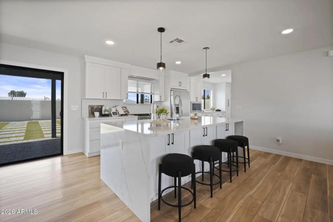 Real Estate Picture 21