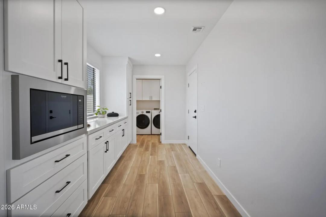 Real Estate Picture 22