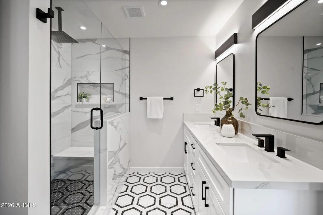 Real Estate Picture 30