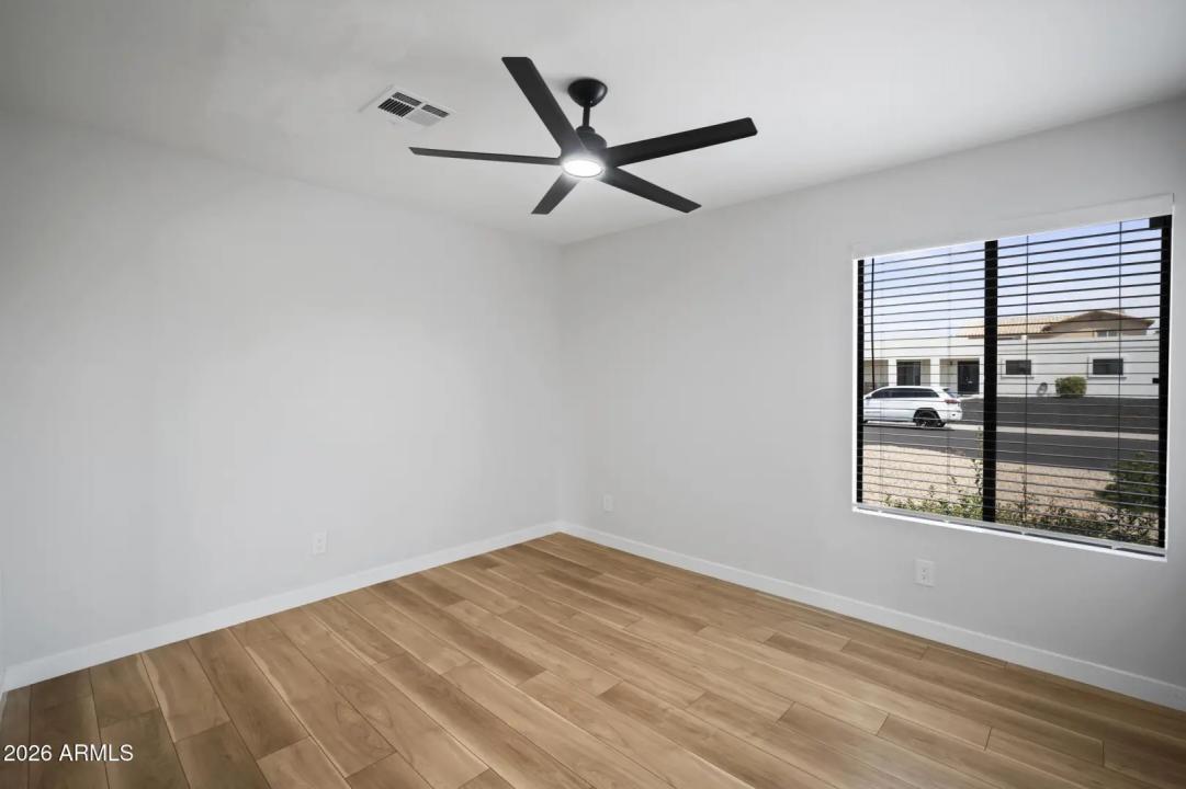 Real Estate Picture 37