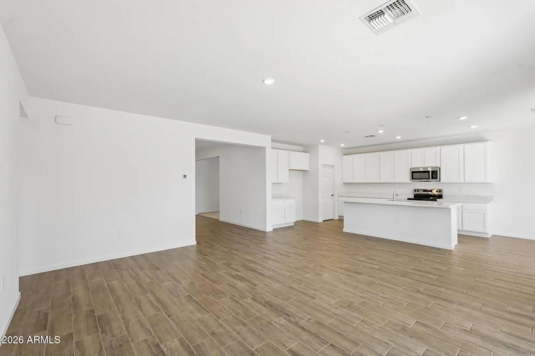 Real Estate Picture 6