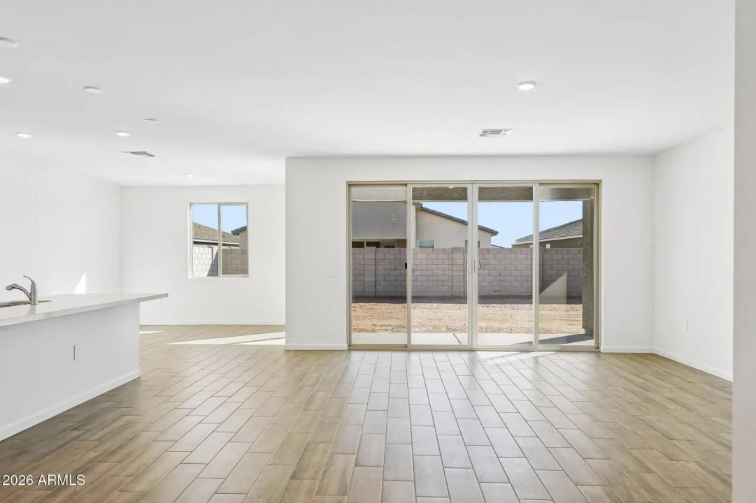 Real Estate Picture 9