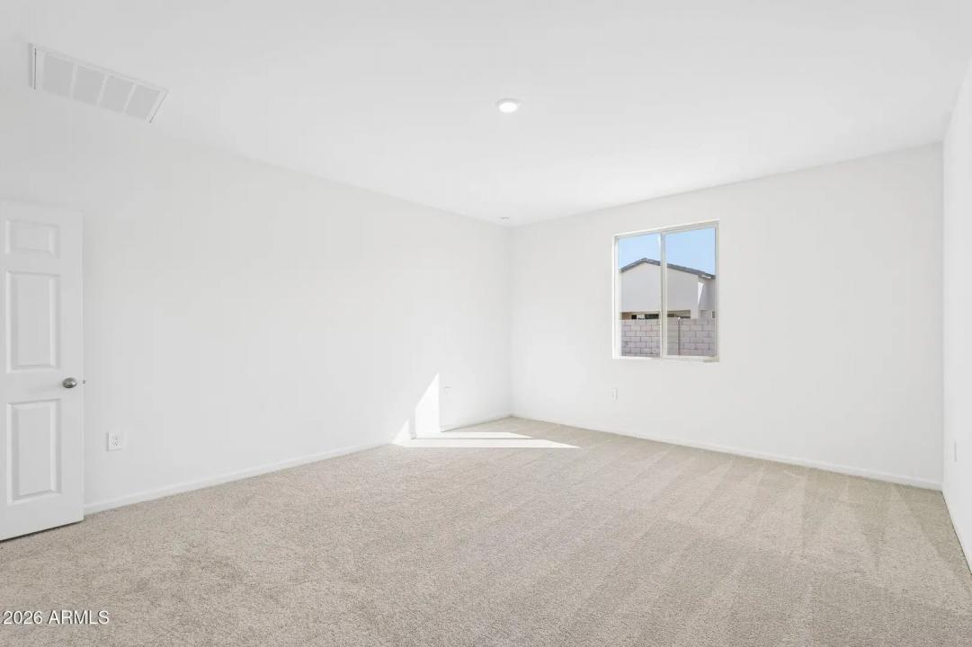 Real Estate Picture 24