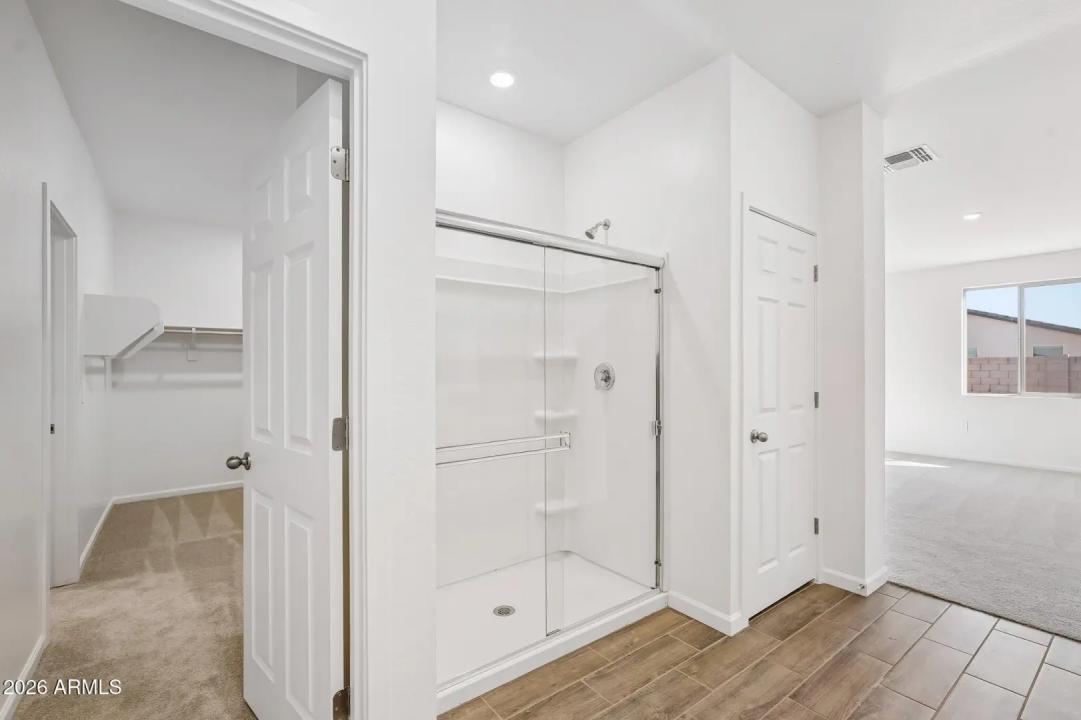 Real Estate Picture 25
