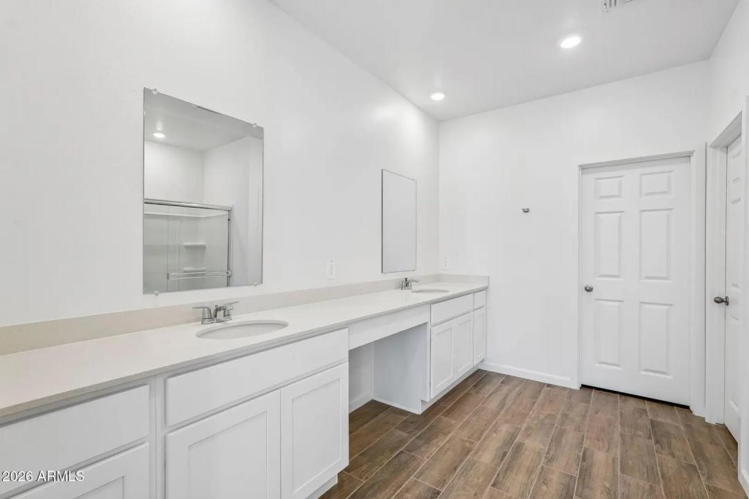 Real Estate Picture 26
