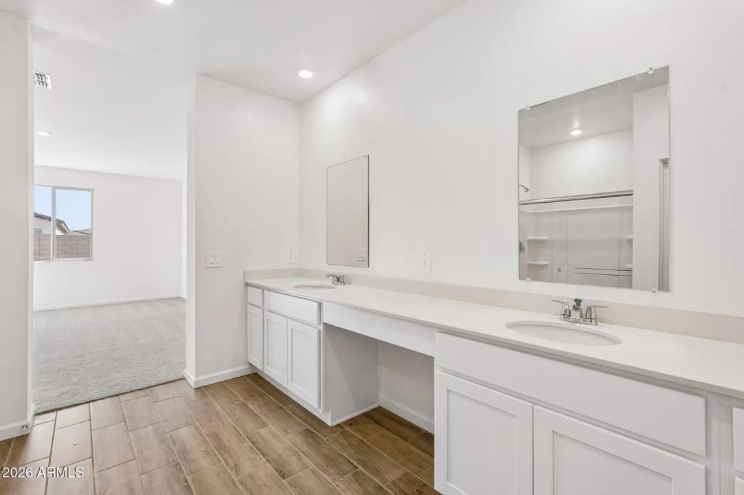 Real Estate Picture 27