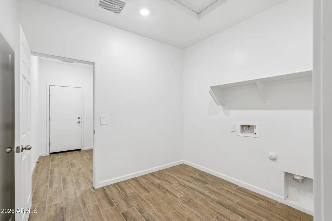 Real Estate Picture 30