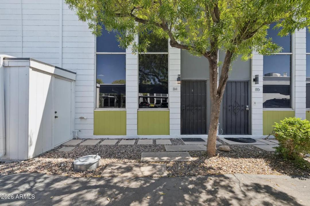 Real Estate Picture 5
