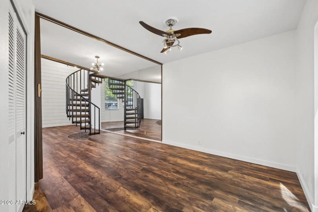 Real Estate Picture 14