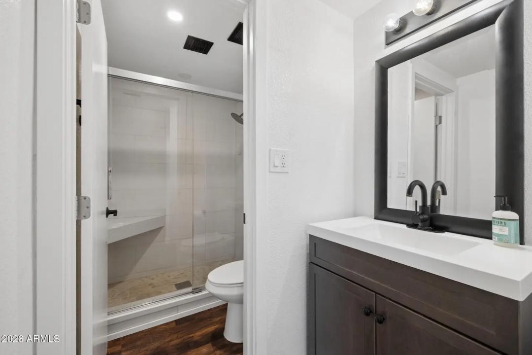 Real Estate Picture 18