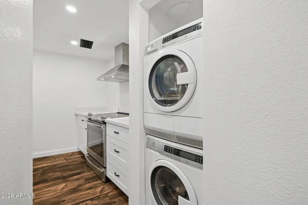 Real Estate Picture 15
