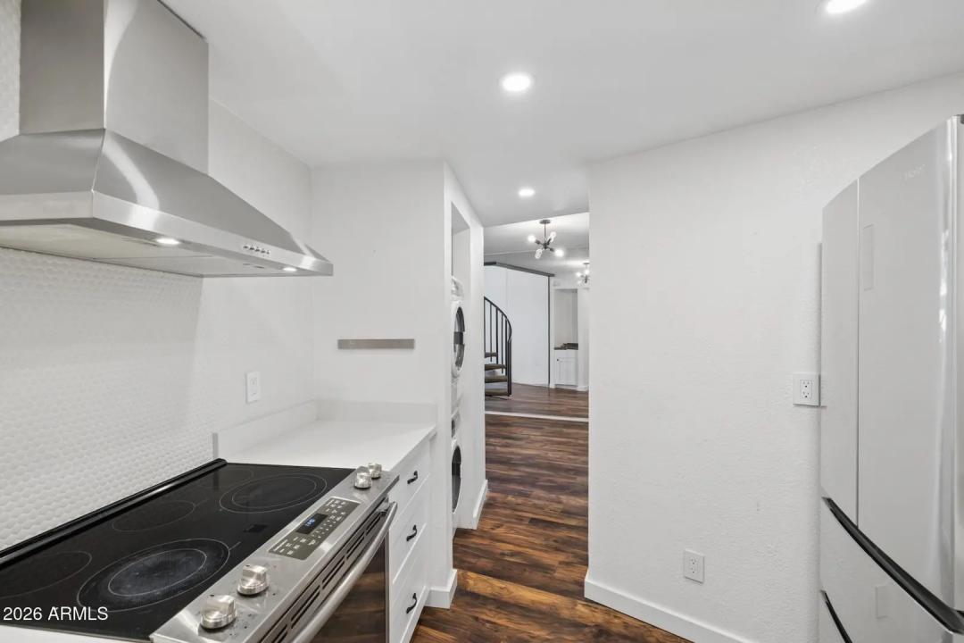 Real Estate Picture 17