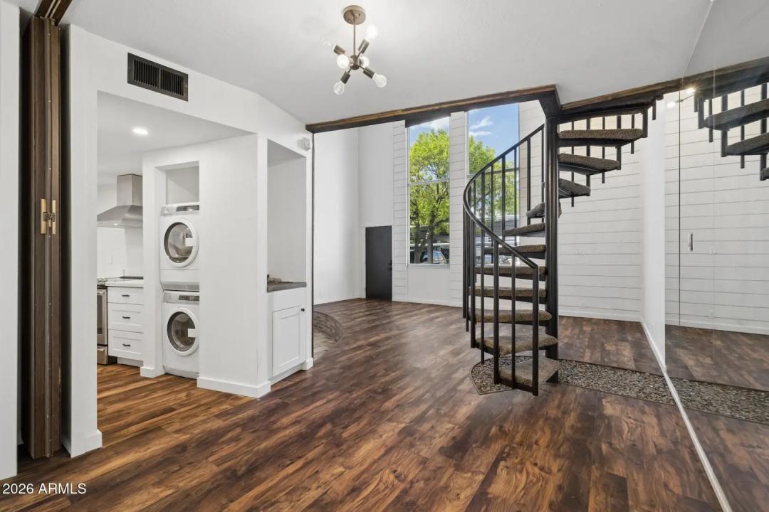 Real Estate Picture 19