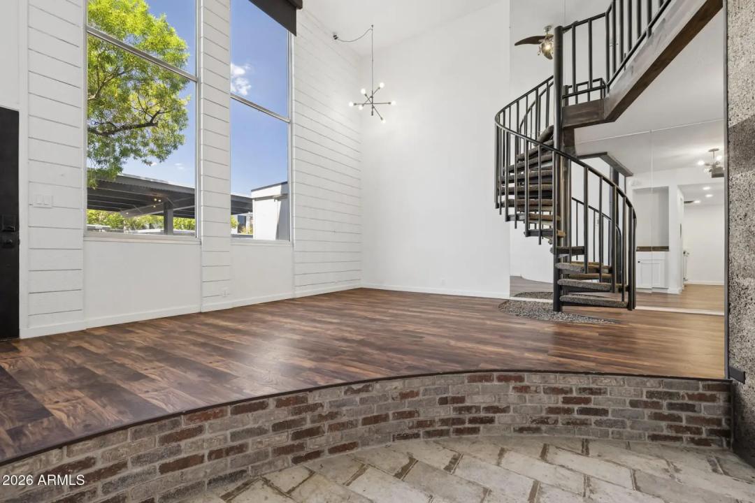 Real Estate Picture 21
