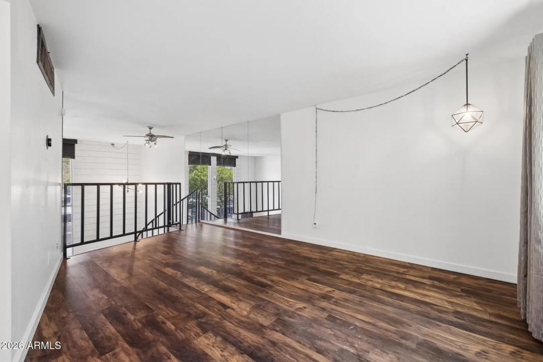 Real Estate Picture 24