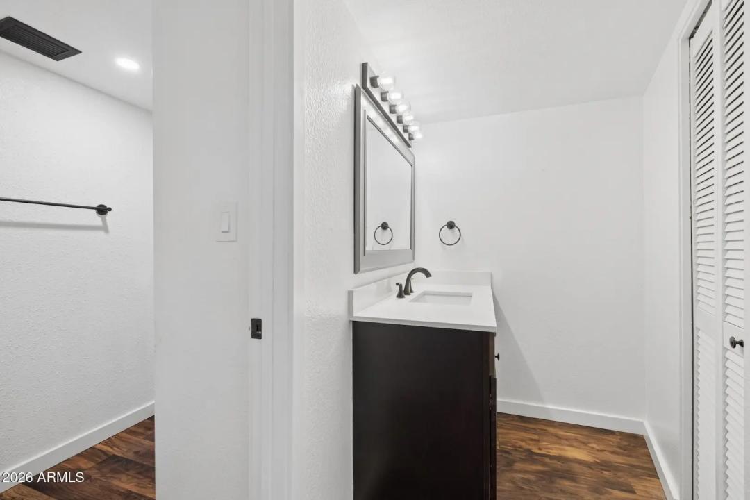 Real Estate Picture 29