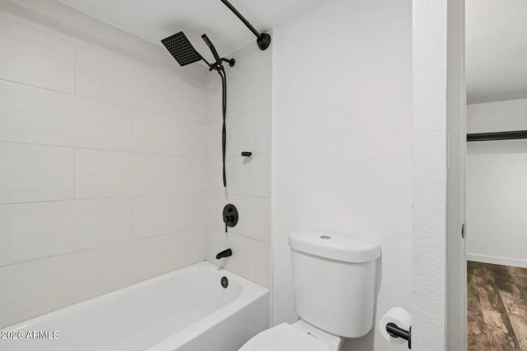 Real Estate Picture 30