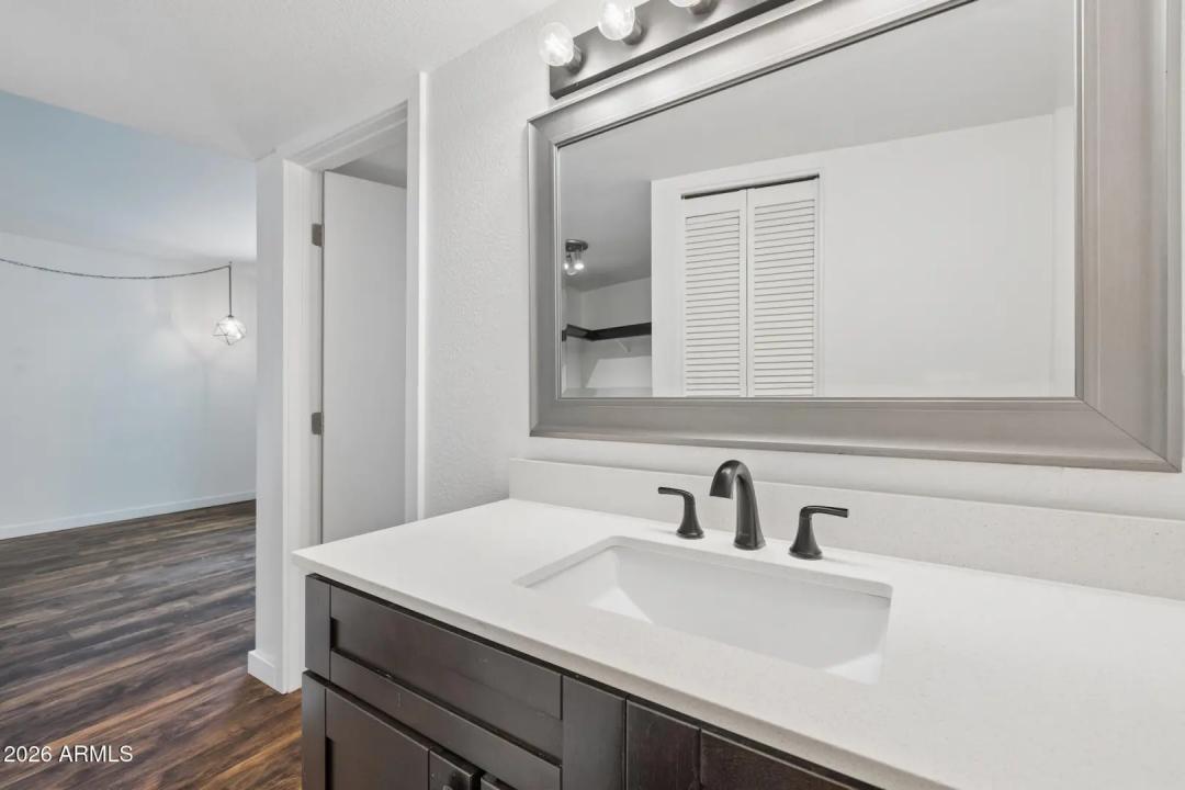 Real Estate Picture 32