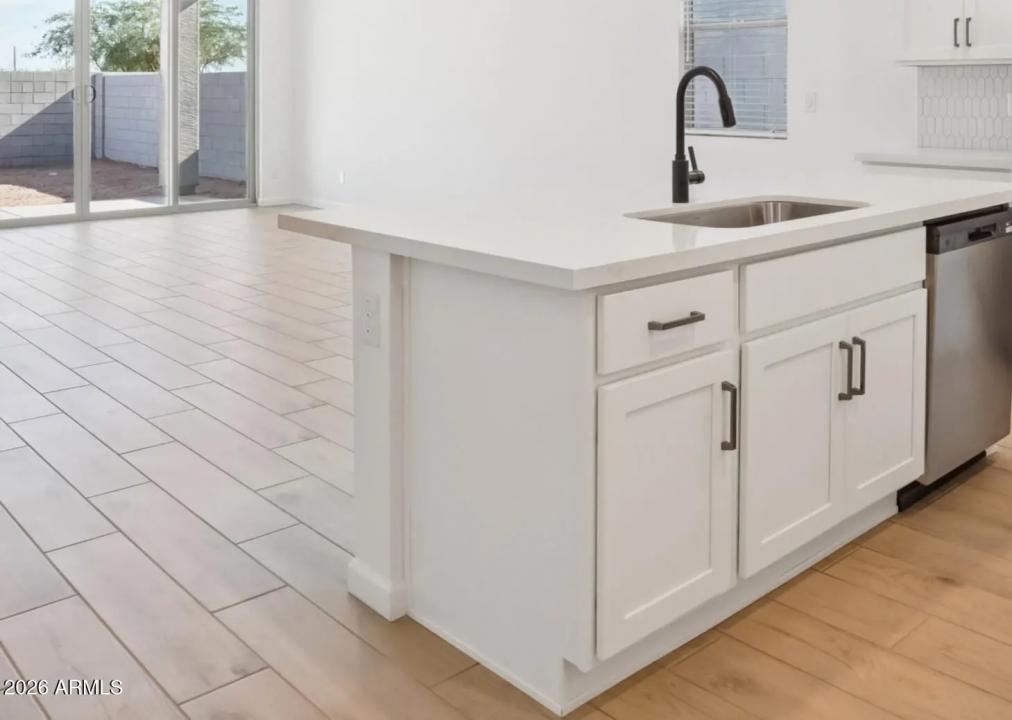 Real Estate Picture 3
