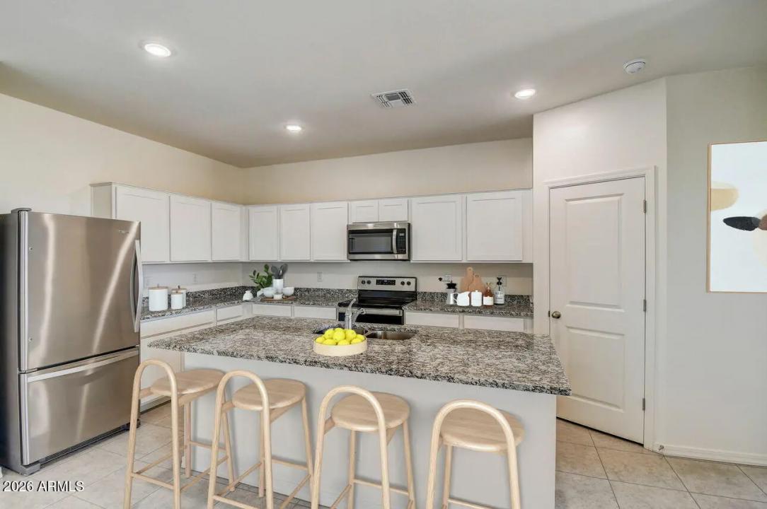 Real Estate Picture 10