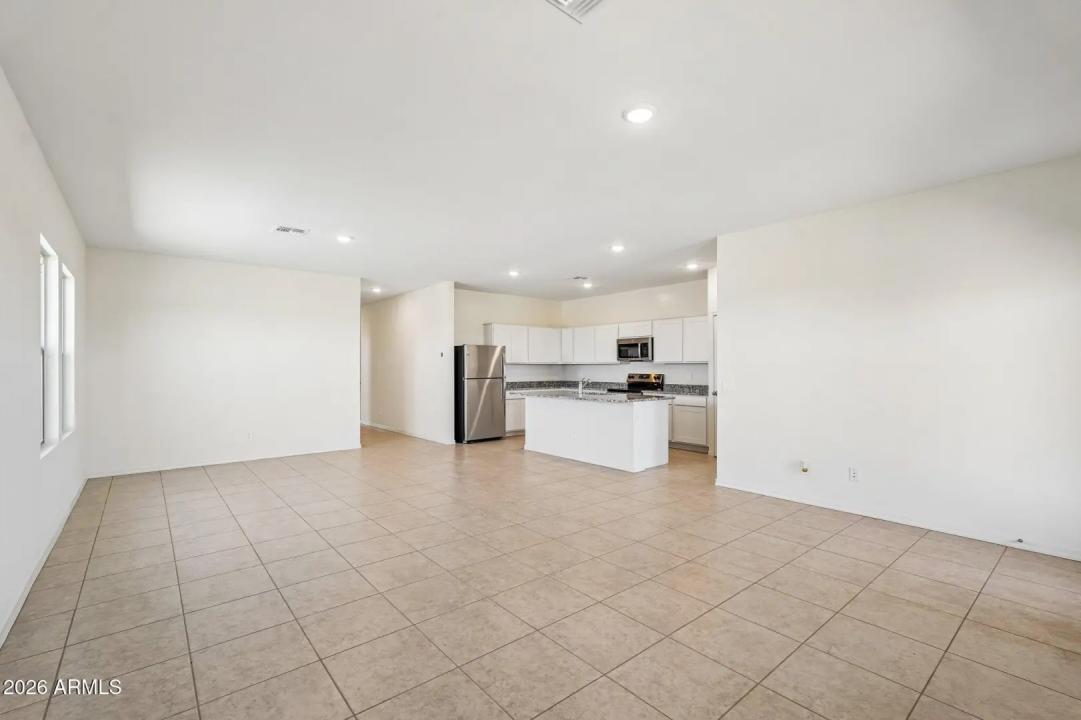 Real Estate Picture 14
