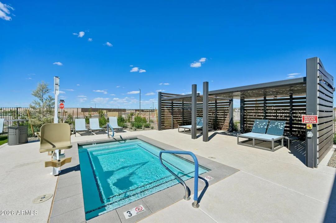 Real Estate Picture 6