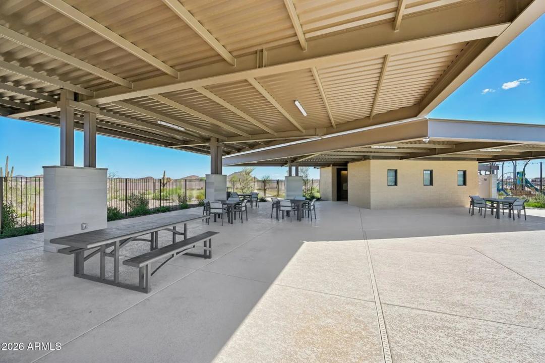 Real Estate Picture 7