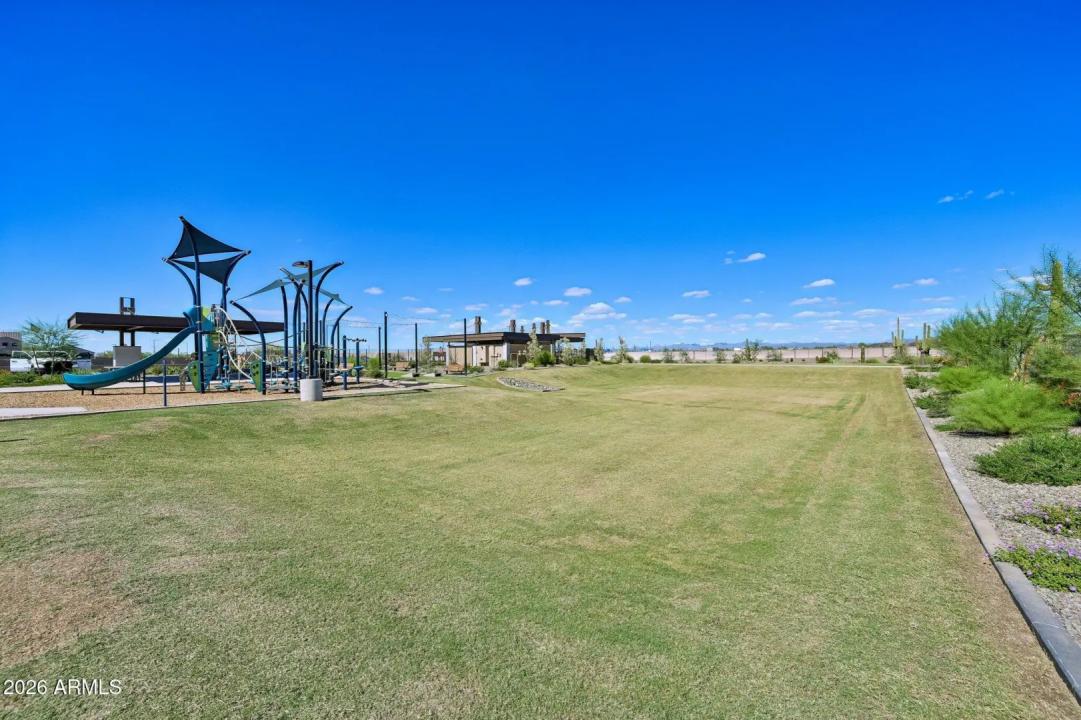 Real Estate Picture 8